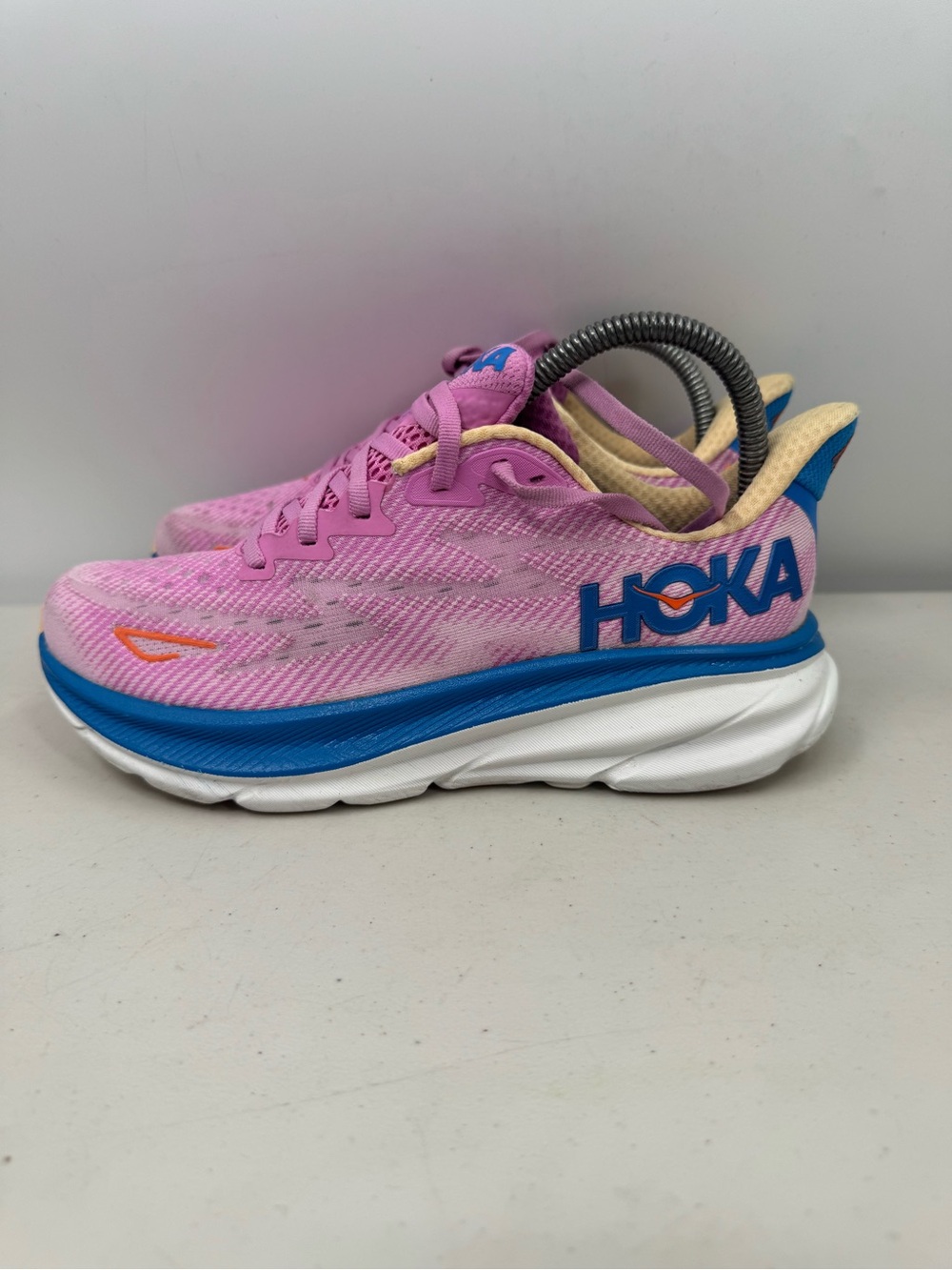 Hoka One One Clifton 9 Shoes Women 7B Pink Blue White Running Sneakers
